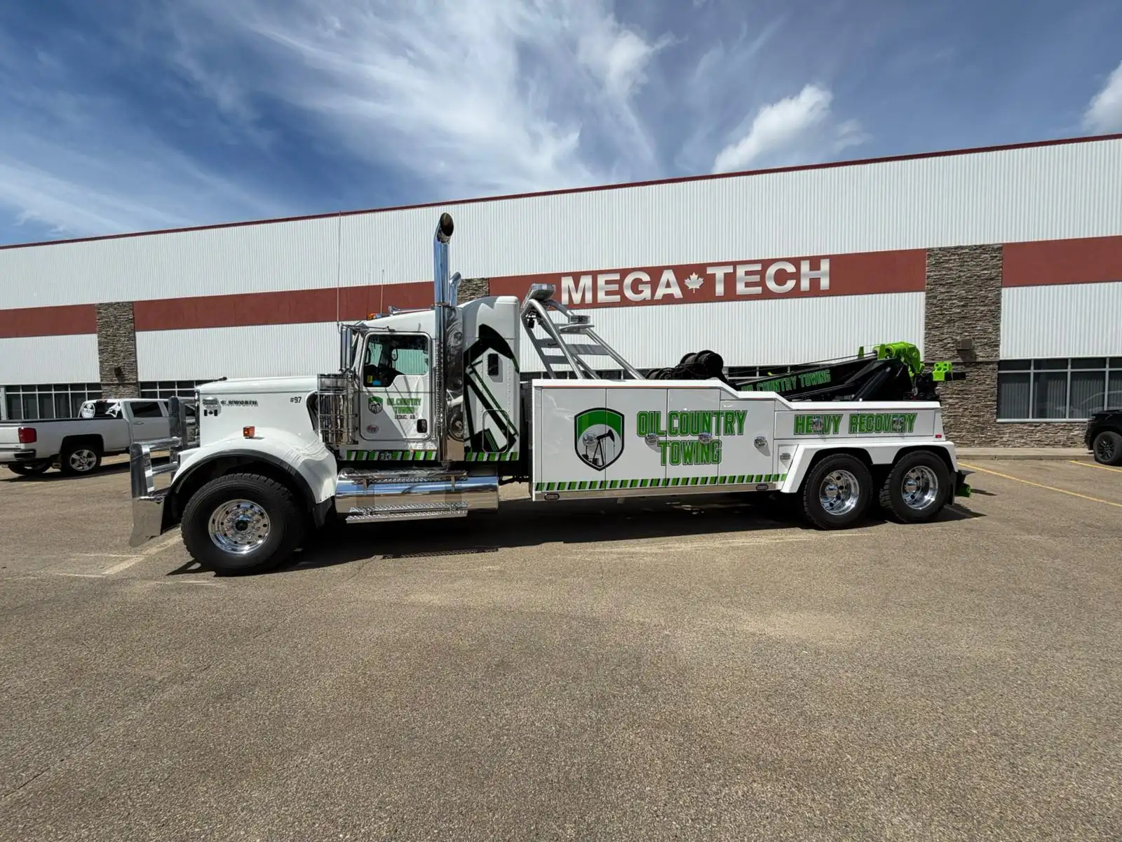 Oil Country Towing Heavy Recovery Truck Build