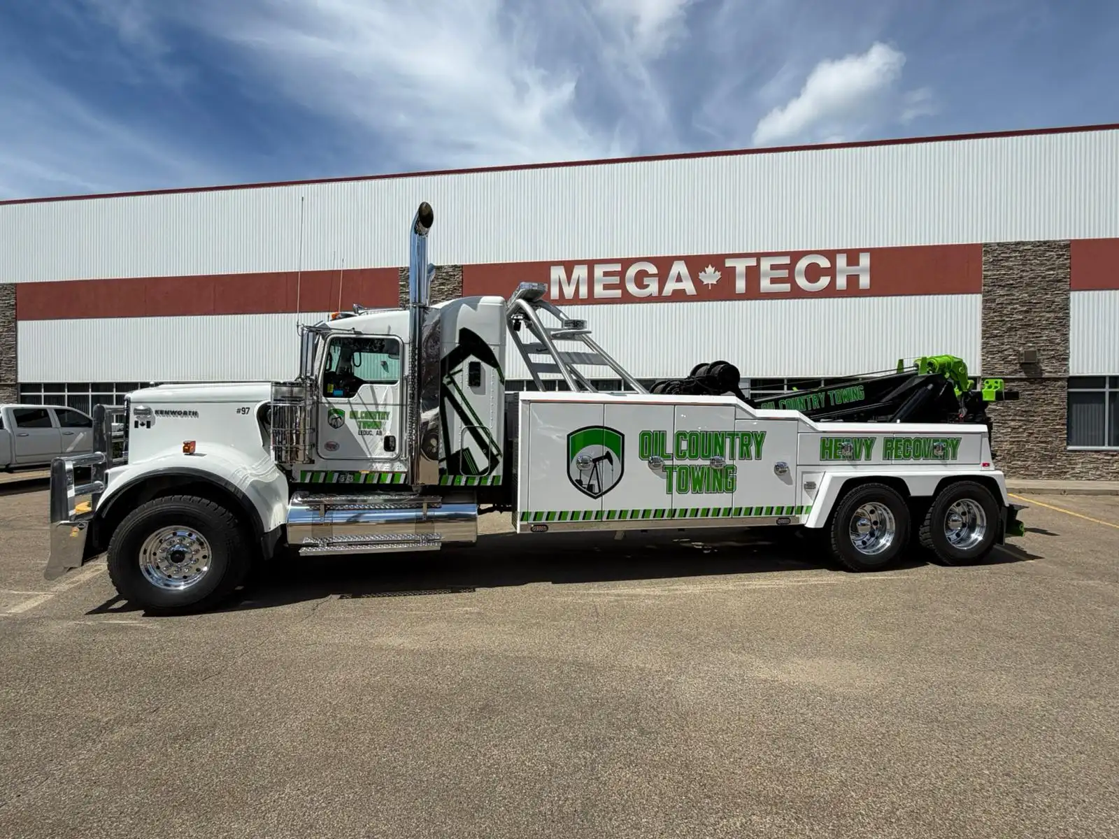 Oil Country Towing Heavy Recovery Truck Build